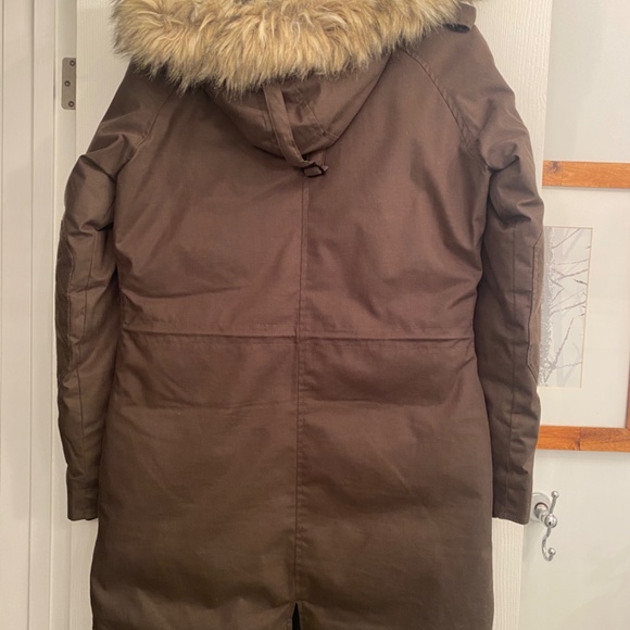 Aritzia Community Paradigm Parka Jacket Hood Faux Fur Pocket Zip - Picture 7 of 7